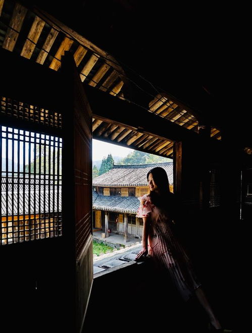 古村里并没有古装的小姐姐