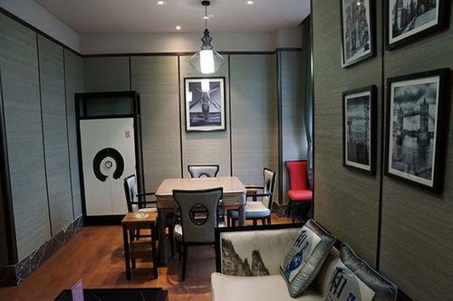 镜子放在进门右侧风水,镜子放进门右侧可yi吗