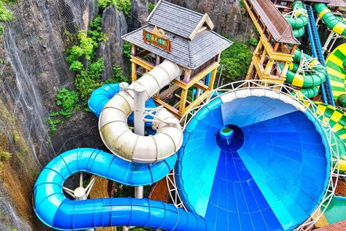 湘江欢乐城欢乐水寨：人多得像春运火车站