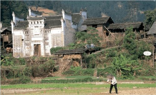 石坝村 ：古韵与现代化的交织