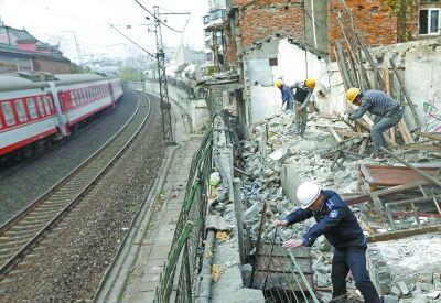 屋前公路好还是屋后公路好,房前修路好不好