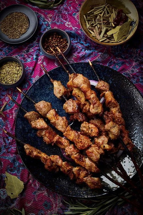 魔都生存指南：2026年黄历加持の摆烂式旅游