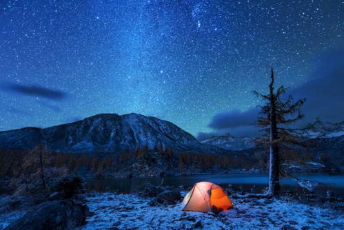 四、 夜色中的月亮湾：星空与海潮并行不悖