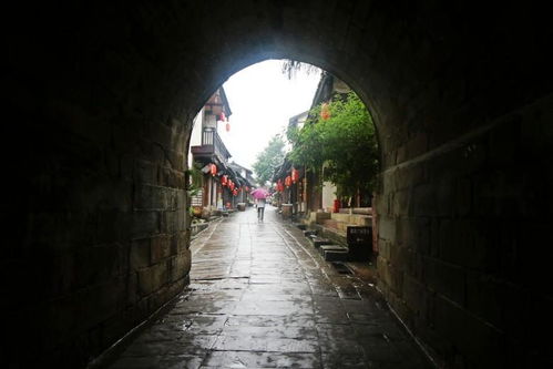 一、 寻梦临安：揭开历史的面纱
