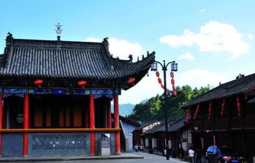 四、现代气息：古城与现代生活的碰撞