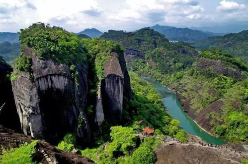 体验项目：制茶、登峰、漫步