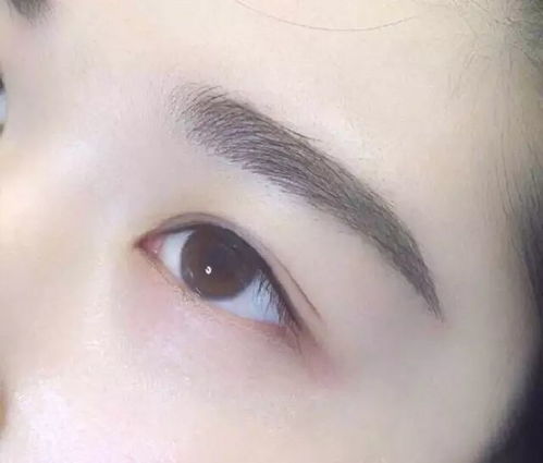眉毛的眉尾稀疏，如何改善眉头旺盛的眉毛稀疏问题？
