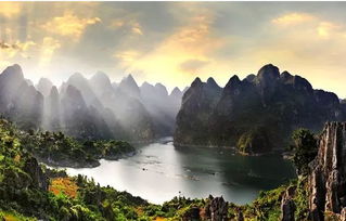 走进景区，领略天然之美