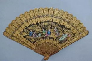 扇子与冰块：两种常见的消暑工具