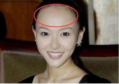 三、 额头窄小还有纹，童年不幸泪纷纷