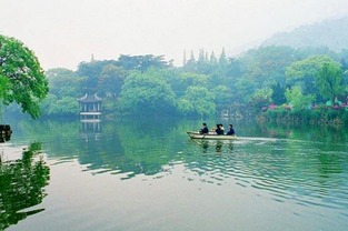 清明时节祭祖与渔歌