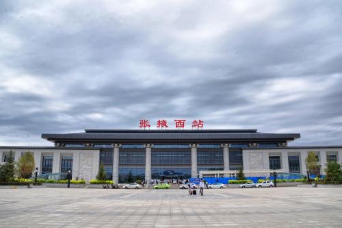 枣庄站：光鲜亮丽的高铁新贵
