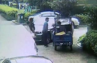 一周内车被撞两次和车撞狗的风水说法是什么？