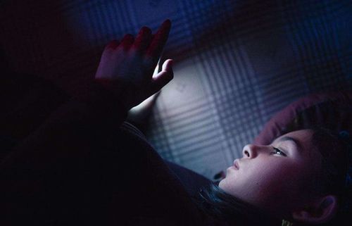 较深厚夜的寂静