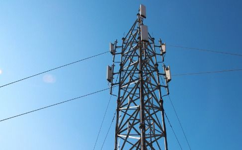屋顶上安电信塔风水,电信信号塔装在楼顶对人体有什么影响