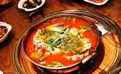凯里面篇：酸汤鱼只是开胃菜，街头巷尾才有真味