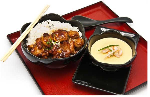 三、欧洲美食街——让人误以为自己穿越到了巴黎，却发现只剩下咖啡渍和碎屑