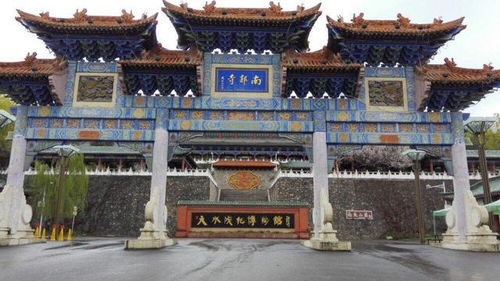南郭寺 :杜甫背错诗也要去 的 “秋日本营 ”