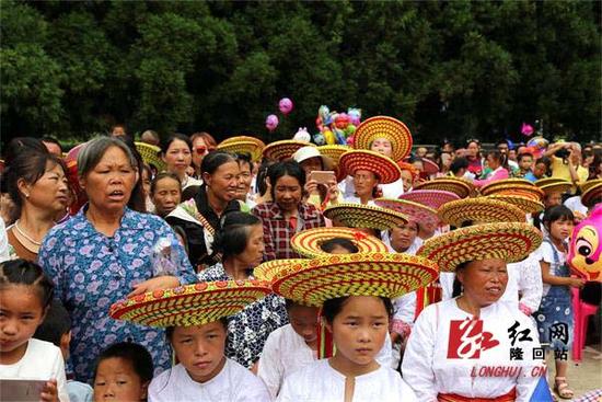 自族节日风俗，独特文化盛宴，传承千年魅力
