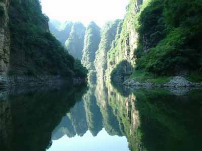 龙庆峡：小漓江的美誉