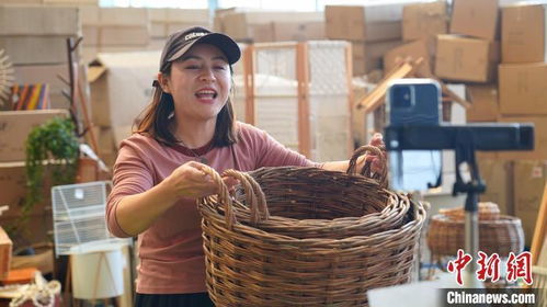柳编工坊里的