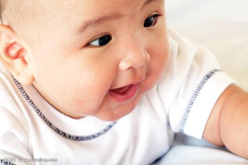 2026年出生的男宝宝，如何结合木和火元素来起个名字呢？