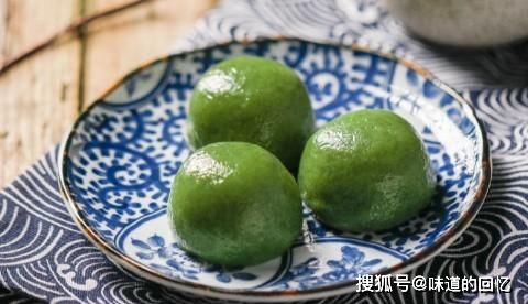 艾草粑粑捣得手酸心更酸