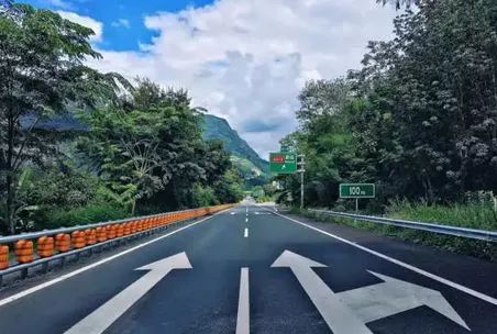 昆曼公路：连接梦想的桥梁