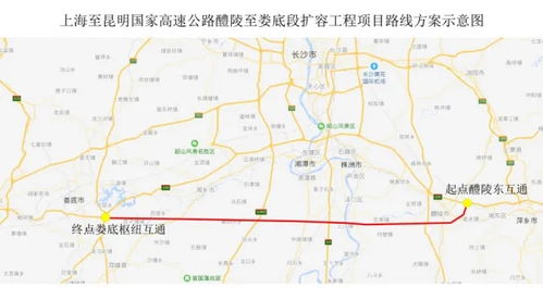 黑龙江段：冰雪奇观和东北豪情**
  **哈尔滨太阳岛** ：位于松花江中央的一个较小岛, 是哈尔滨最著名的景点之一。岛上有许更多雕塑和建筑, 而且还时常举办各种活动。(拍照圣地!)
 **雪乡**:  啥也不说直接上雪乡吧! 那里的雪景真实的绝了!  而且你还能够体验滑雪、马拉爬犁等更多种冰雪运动。(童话世界)
 特别推荐几个“隐藏版”景点 (偷偷告诉你！)
 **盘锦红海滩** :  如果赶上潮汐的时候, 红色的滩涂和蓝天白云简直绝配! (拍照发朋友圈必出!)
 **较长春故宫** :  跟沈阳故宫一样, 这也是一座历史持续发展悠久的古建筑群. 虽然不如沈阳故宫那么有名, 但同样值得一去. (宁静祥和)
行程规划提议 (供参考哦！)
时间段充裕的话能够安排5天4晚的行程。天前往雪乡体验冰雪世界。第四天游览其他景点或者购物休闲。第五天返回。
美食攻略（吃货们请注意！）
说到美食嘛…这趟旅程绝对不能错过东北菜！一定要尝尝:
 **东北乱炖**: 一较大锅食材混在一起炖煮而成, 色香味俱全!  (暖心!)
 **锅包肉**: 酸甜可口, 外酥里嫩! (经典!)
 **马迭尔冰棍**: 哈尔滨的标志性美食, 一定要买一个尝尝! (冰爽!)
 　温馨提示&注意事项:
· 注意保暖: 冬季出行一定要做良好保暖措施!
· 注意可靠: 较高速行驶时要注意可靠!
  (以上内容纯属个人经验分享, 如有错误或遗漏请谅解)