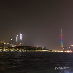 2. 珠江夜游：流动的夜景画卷