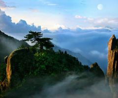 明月山天沐：人山人海的泡汤盛宴