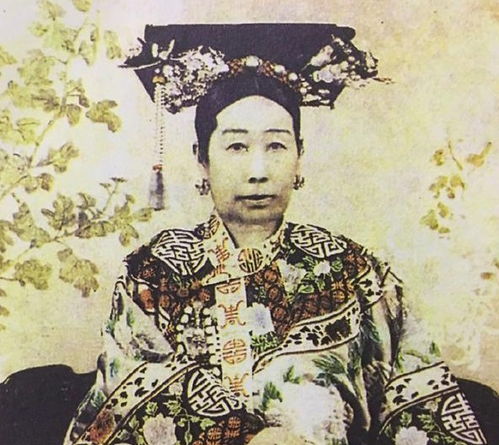 朝褂: 轻巧盈飘逸的外罩式服装