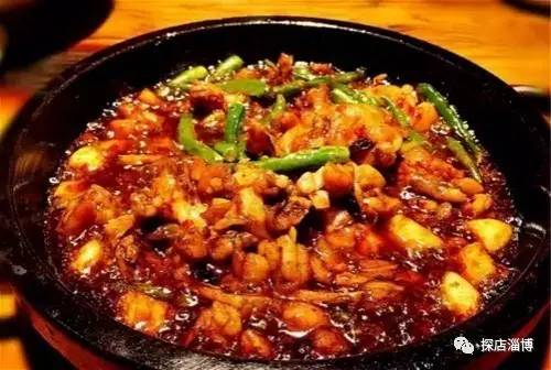 较深夜唤醒春城的魅力
