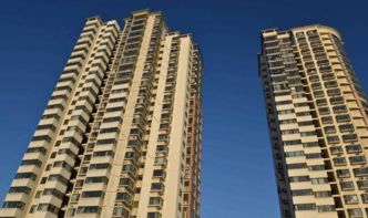 一、青岛海景公寓：泡沫的盛宴还是金色的未来？