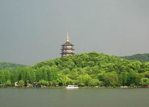 不止于此：夜晚与灯火相伴……哦， 不我良好像把字写错了但没关系，这是因为生活总是这么随机嘛~