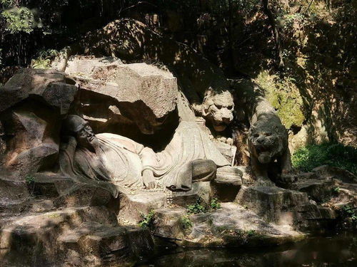 滴翠岩：天然的鬼斧神工