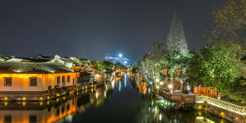 老街夜游——灯火阑珊中的记忆