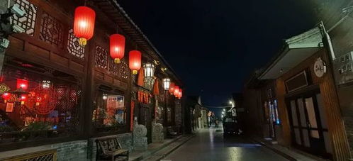 夜幕下的承德古城， 一座灯火通明的城市