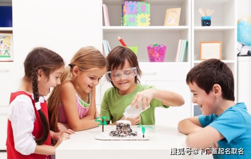 先把名字拆开，别让它太正经！