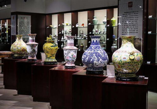 景德镇瓷器：千年匠心独运的艺术创作结晶