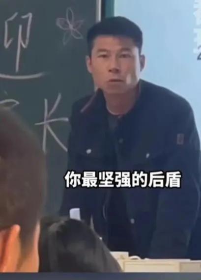 点头摇头， 习惯性动作的社交影响