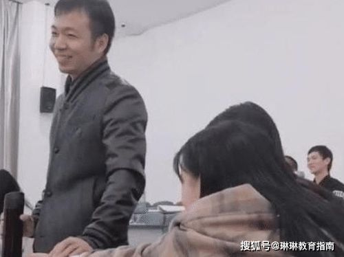 扭曲的真实相