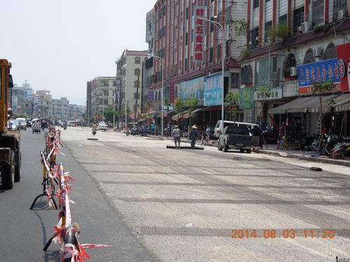 迎宾大道北侧的美食天堂