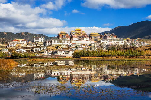 古城的历史与现状：新旧交融的感觉