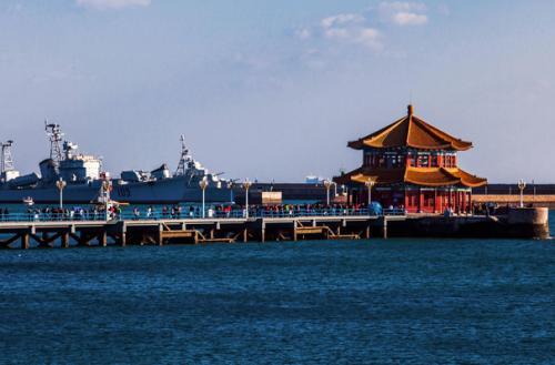 1. 青岛栈桥：免费的午餐