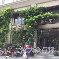 三、水韵珠江：静谧与喧嚣并存