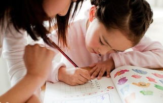 夫妻八字命理中，年龄相差大，八字堪配偶年龄比我大还是小？