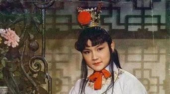 贾宝玉名字的象征和含义是什么？在《红楼梦》中蕴含着怎样的深层寓意？