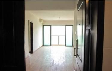 B. 窗户要通风但不能直吹到人身上（太冷）