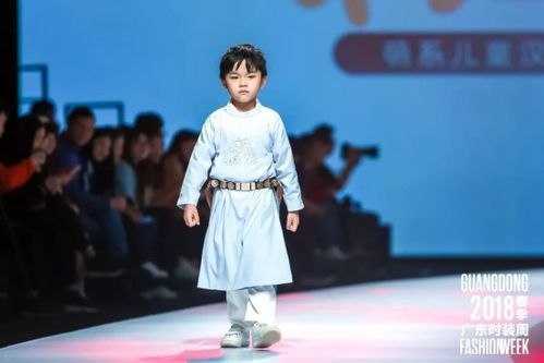 拉祜族女童传统服饰，现代演绎潮流爆款